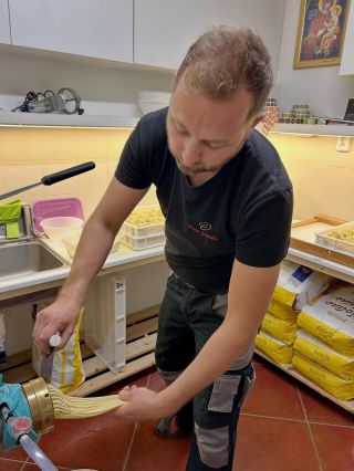 Dnes máme výrobu špaget, otevřeno do 18ti hodin.